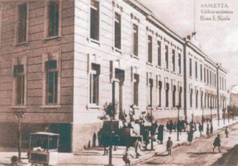 Foto d'epoca dell'edificio scolastico Musti di Barletta